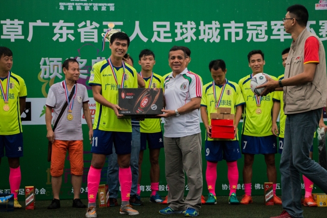 詹姆斯再超神包揽最后11分 美国男篮险胜德国