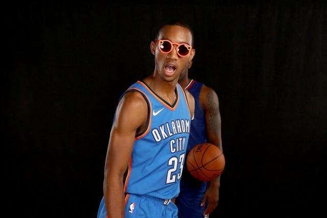 雷霆轻取魔术获开季7连胜 森林狼送黄蜂3连败