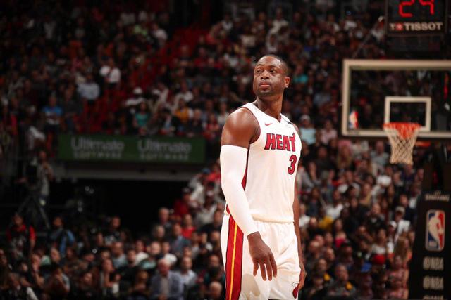 CBA官方：杨鸣进场质疑裁判被禁赛3场罚款3万